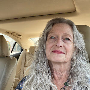 Meet your Posher, Debbie